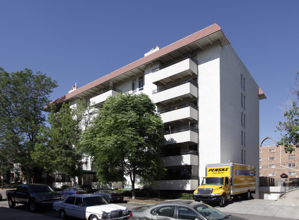 Avila Park Condominiums in Denver, CO - Building Photo