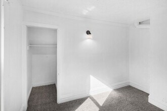 1440 E Oakland Ave in Lansing, MI - Building Photo - Building Photo