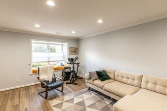 1289 Clifden Green in Charlottesville, VA - Building Photo - Building Photo