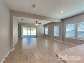 5477 Preston Bentley Dr in Jacksonville, FL - Foto de edificio - Building Photo