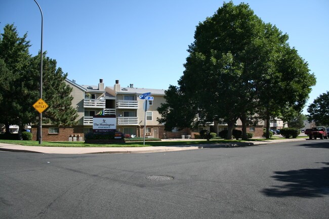 The Huntington in Lakewood, CO - Building Photo - Building Photo