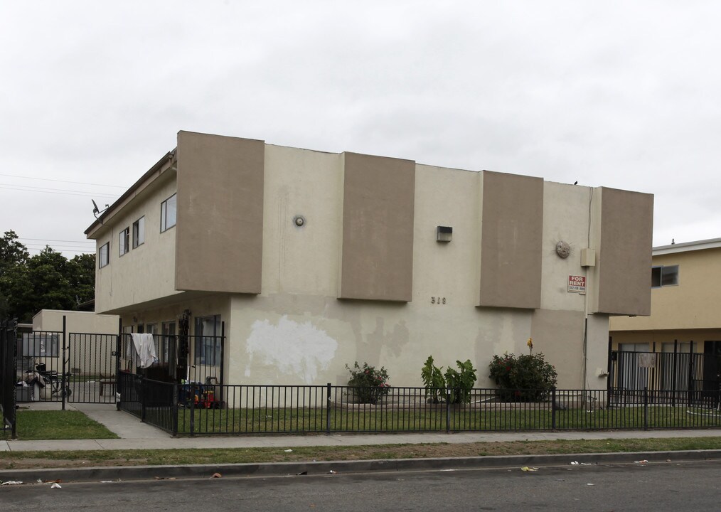 318 N Bush St in Anaheim, CA - Building Photo