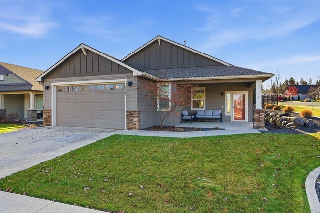 1027 W Basalt Ridge Dr in Spokane, WA - Building Photo - Building Photo