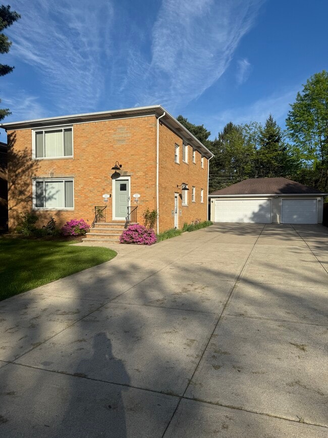 9499 Independence Blvd, Unit 9499 Independence in Parma Heights, OH - Building Photo - Building Photo