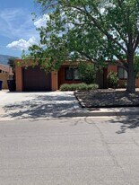 436 Erbbe St NE in Albuquerque, NM - Building Photo