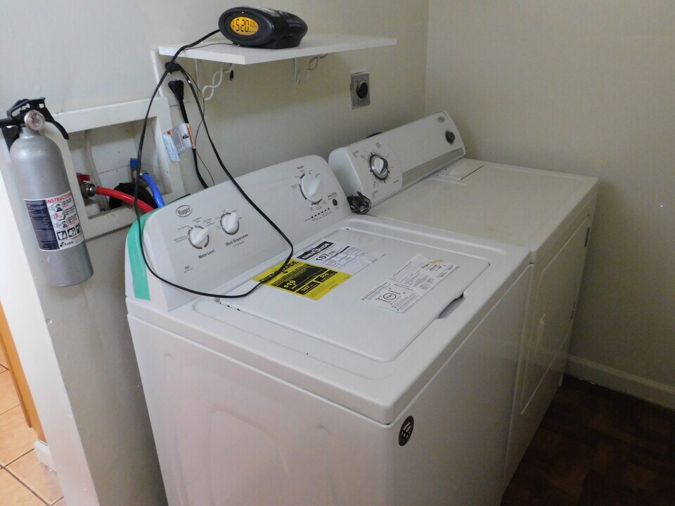 615 E Chase St Photo