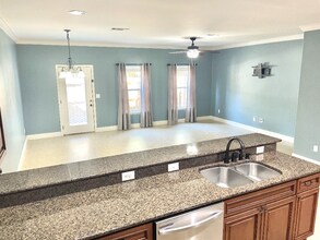 1827 Sound Haven Ct in Navarre, FL - Foto de edificio - Building Photo