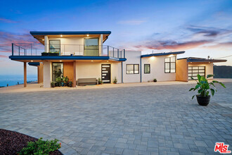 950 Latigo Canyon Rd in Malibu, CA - Building Photo - Building Photo