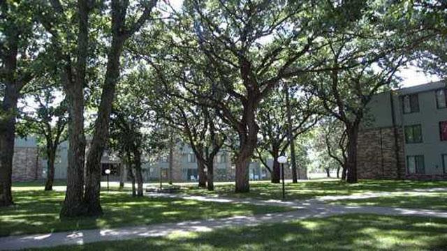 Oaks at Bentonshire in St. Cloud, MN - Foto de edificio - Building Photo
