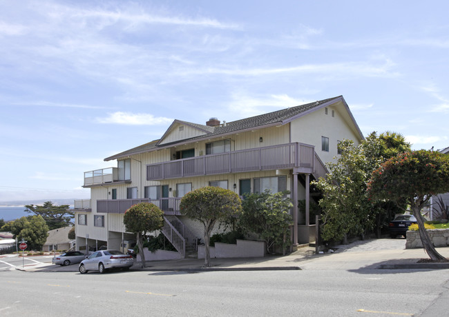 399 Hawthorne St in Monterey, CA - Foto de edificio - Building Photo