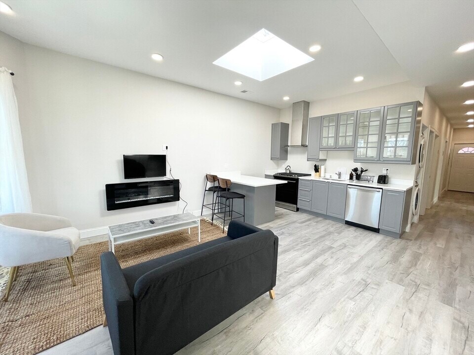 23 Newport St in Boston, MA - Building Photo