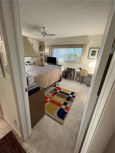 2110 NE 39th St in Fort Lauderdale, FL - Building Photo