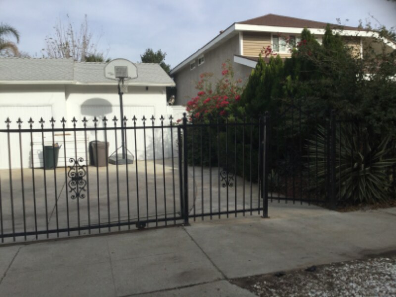 20957 Community St in Los Angeles, CA - Building Photo