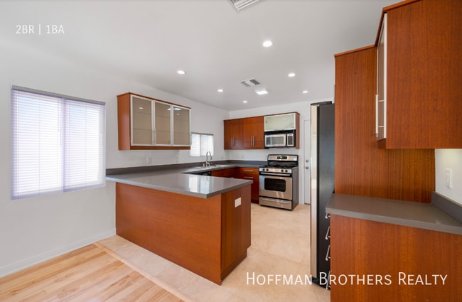 1119 Cochran Ave in Los Angeles, CA - Building Photo - Building Photo