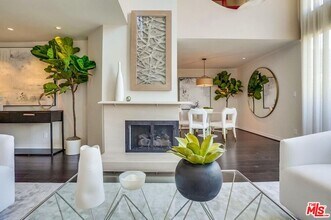 930 N Wetherly Dr-Unit -302 in West Hollywood, CA - Foto de edificio - Building Photo