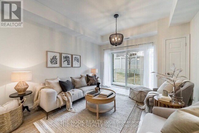 660 Gordon St in Whitby, ON - Building Photo - Building Photo