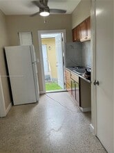 940 SW 10th St in Miami, FL - Building Photo - Building Photo