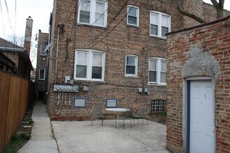 7255 S Washtenaw Ave. in Chicago, IL - Building Photo - Building Photo