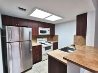 3229 Coral Lake Dr in Coral Springs, FL - Building Photo - Building Photo