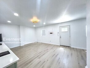 1404 Rivas St in San Antonio, TX - Building Photo - Building Photo