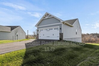 329 Bookers Ct in Martinsburg, WV - Building Photo - Building Photo