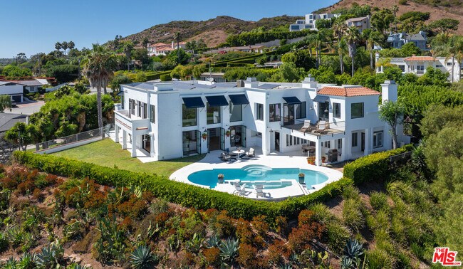 26742 Via Linda St in Malibu, CA - Foto de edificio - Building Photo