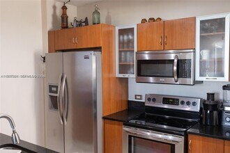 2775 NE 187th St, Unit 629 in Miami, FL - Foto de edificio - Building Photo