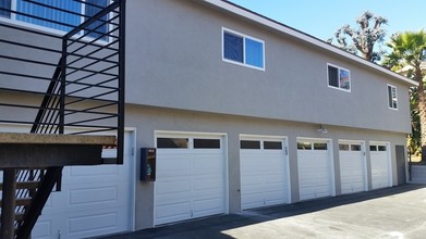 2105 Marshallfield Ln in Redondo Beach, CA - Building Photo - Building Photo