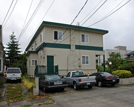 Strandt Apt in Seattle, WA - Building Photo - Building Photo