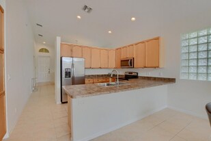 1225 E Magnolia Cir in Delray Beach, FL - Building Photo