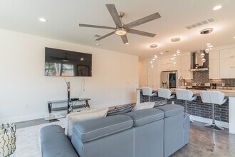 1132 Denfield St in Austin, TX - Building Photo - Building Photo