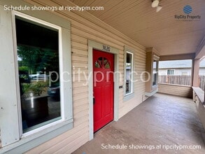 3820 E Main St in Hillsboro, OR - Building Photo - Building Photo