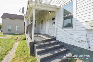 1301 Turner Ave NW in Grand Rapids, MI - Building Photo