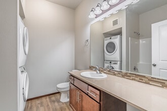 Emory Lofts in Arlington, WA - Foto de edificio - Interior Photo