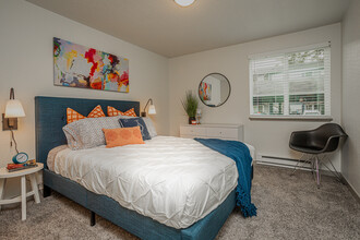 Inlet View Apartments in Silverdale, WA - Building Photo - Interior Photo