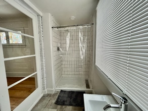 3960 3 Mile Dr in Detroit, MI - Building Photo - Building Photo
