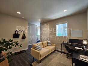 2418 S Troy Ct in Aurora, CO - Building Photo - Building Photo