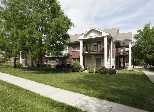 4433 F St in Lincoln, NE - Foto de edificio - Building Photo