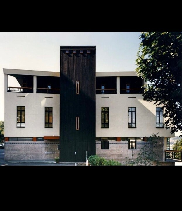 3125 Eastlake Ave E in Seattle, WA - Building Photo
