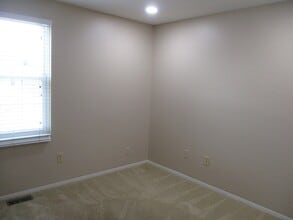 15792 Cambridge Dr in Clinton Township, MI - Building Photo - Building Photo