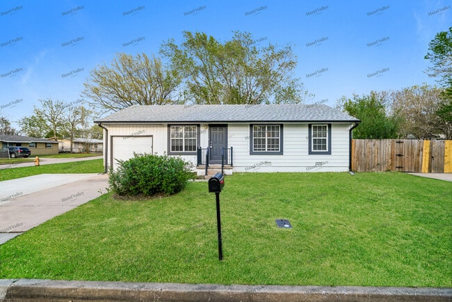 property at 2471 N Pittsburg Ave