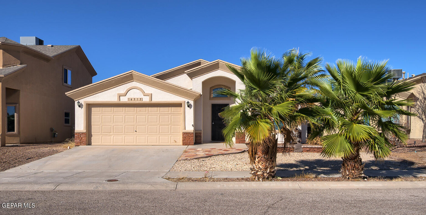 14315 Woods Point Ave in El Paso, TX - Building Photo