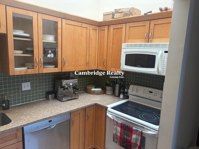 140 Pearl St, Unit 3A in Cambridge, MA - Building Photo - Building Photo