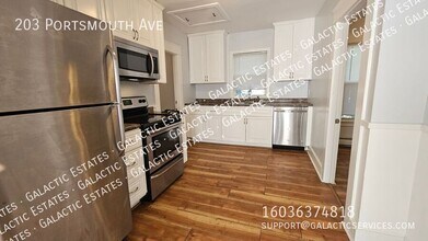 203 Portsmouth Ave in Manchester, NH - Building Photo - Building Photo