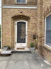 245 E Lullwood Ave in San Antonio, TX - Building Photo - Building Photo