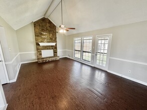 4106 Friendly Way in Memphis, TN - Foto de edificio - Building Photo
