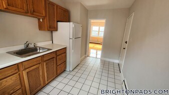 69 Chiswick Rd in Boston, MA - Building Photo