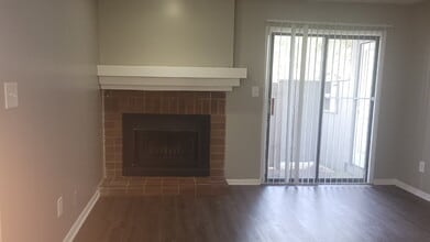 906 Candlewood Dr NW in Huntsville, AL - Building Photo - Building Photo