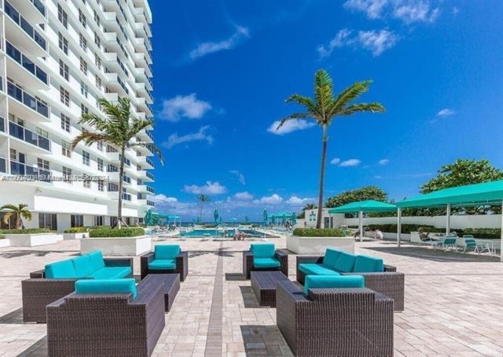 3725 S Ocean Dr, Unit 508 in Hollywood, FL - Foto de edificio