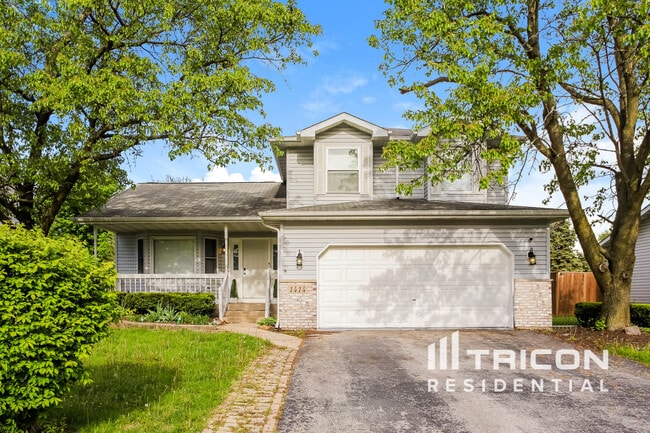 property at 1414 Lakewood Dr
